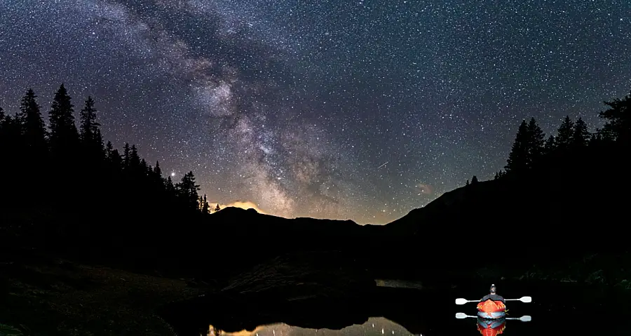 Milchstraße Fotografieren: Kajak am Obernberger See