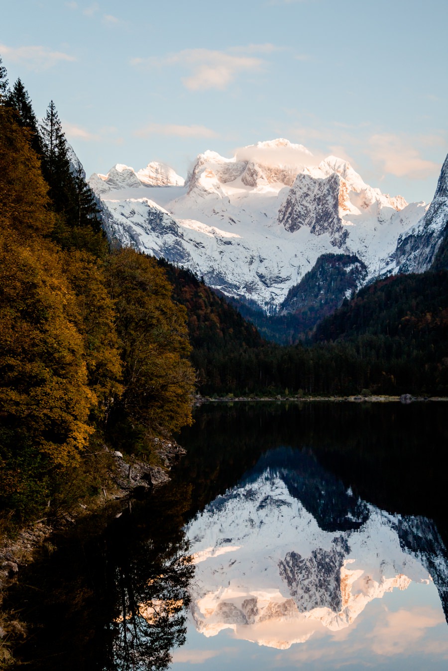 Der Vordere Gosausee mit Blick auf den majestätischen Dachstein