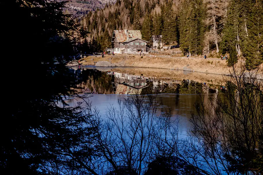 Wandern am Obernberger See - Das verfallene Hotel