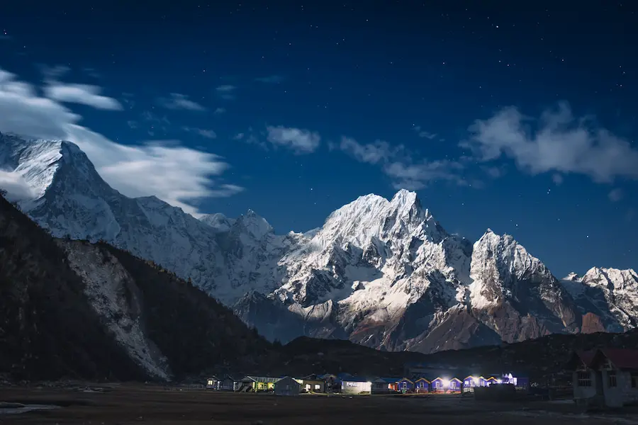 Manaslu Circuit Trek - Bimthang Sterne