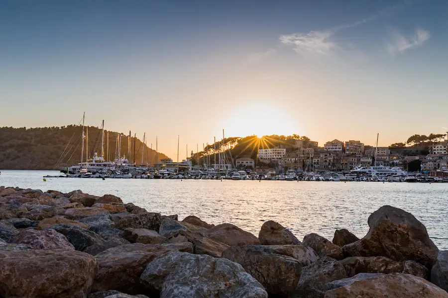 Mallorca Roadtrip - Sonnenuntergang in Port de Sollèr Hafen
