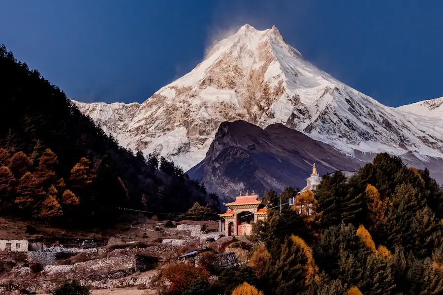 Manaslu Circuit Trek - Kloster am Morgen