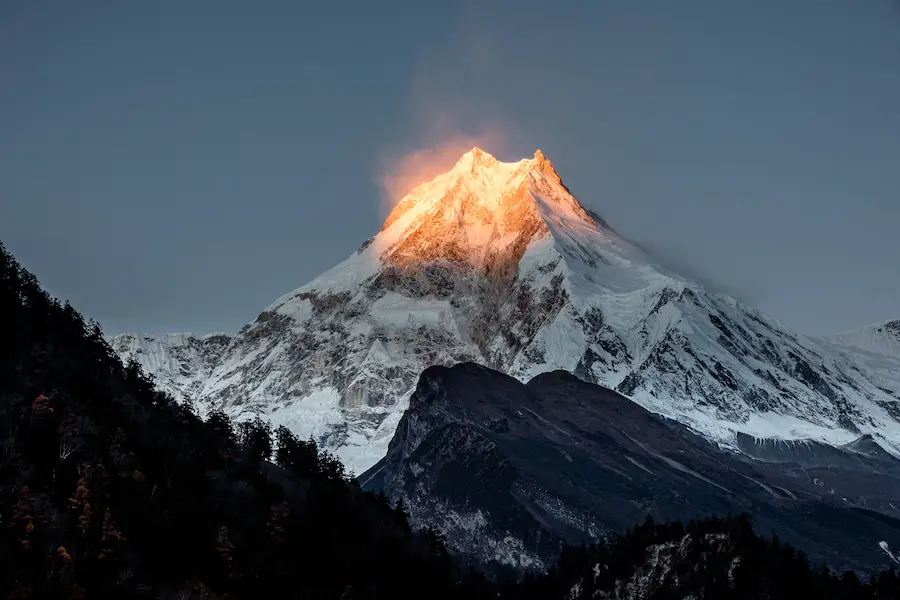 Manaslu Circuit Trek - Erste Sonne