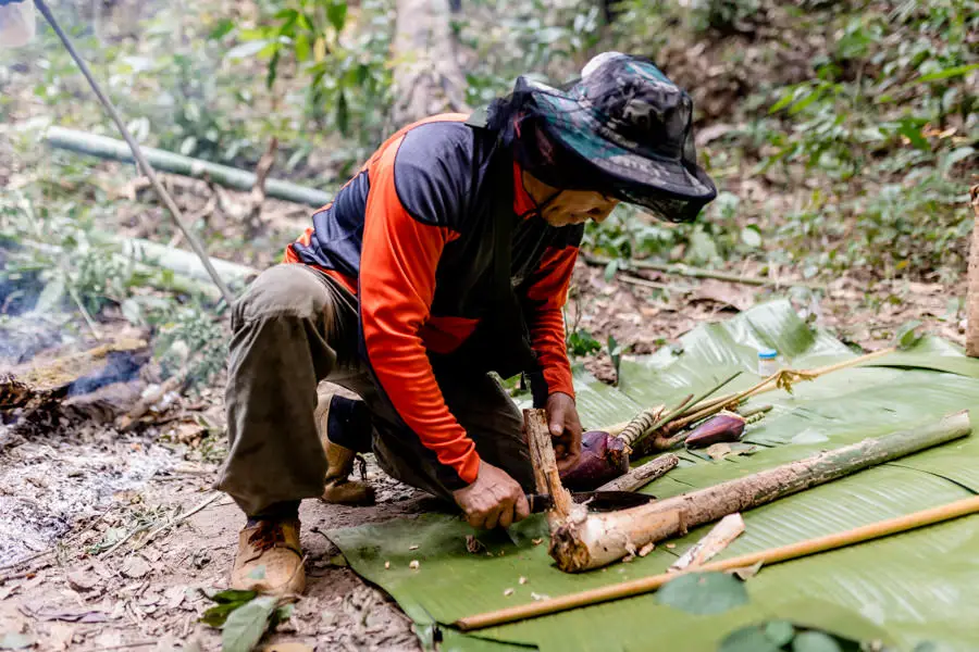 Im Dschungel von Thailand mit unserem Survival-Guide Mr. Chart