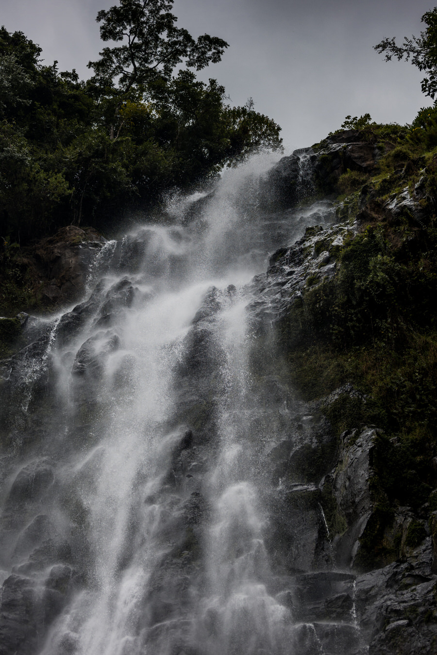 Wasserfall Tansania - Adventure Moments