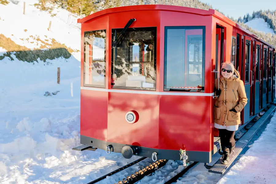 unterwegs mit der Weihnachtslok der Schafbergbahn